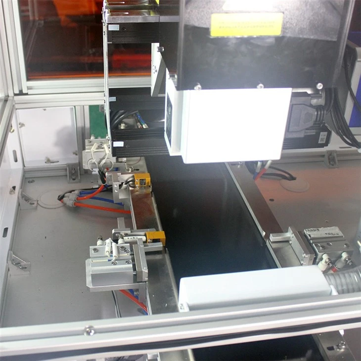 Enclosed Visual Positioning Fiber Laser Marking Machine